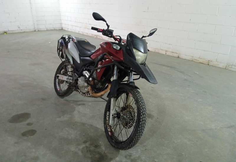 LOTE 015 -  XRE 300 2015